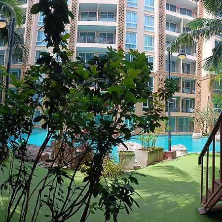 Atlantis Condo Resort By Somphong Praia de Jomtien Exterior foto