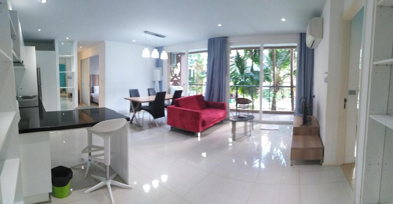 Atlantis Condo Resort By Somphong Praia de Jomtien Exterior foto