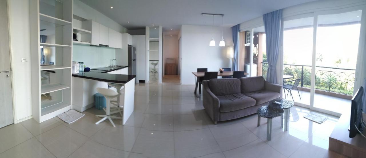 Atlantis Condo Resort By Somphong Praia de Jomtien Exterior foto