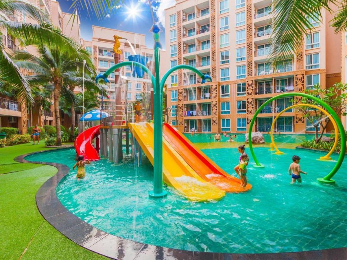 Atlantis Condo Resort By Somphong Praia de Jomtien Exterior foto