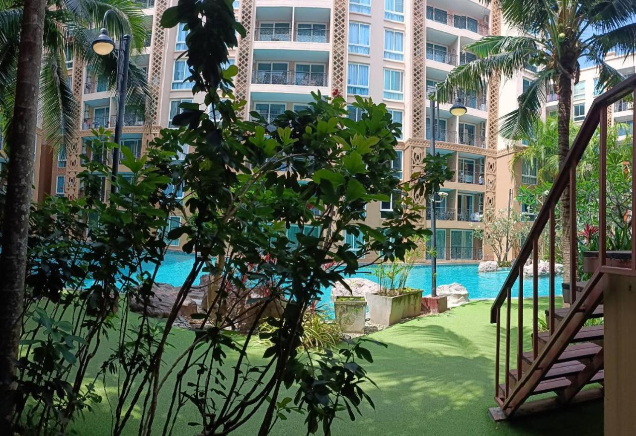 Atlantis Condo Resort By Somphong Praia de Jomtien Exterior foto