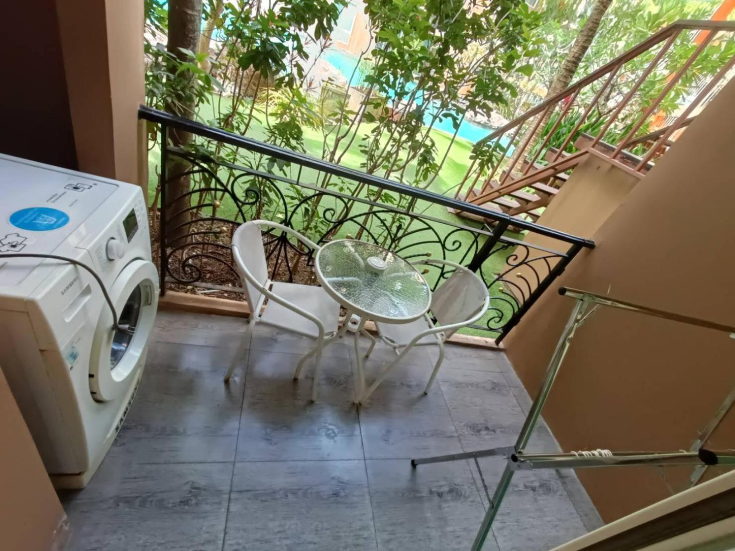 Atlantis Condo Resort By Somphong Praia de Jomtien Exterior foto