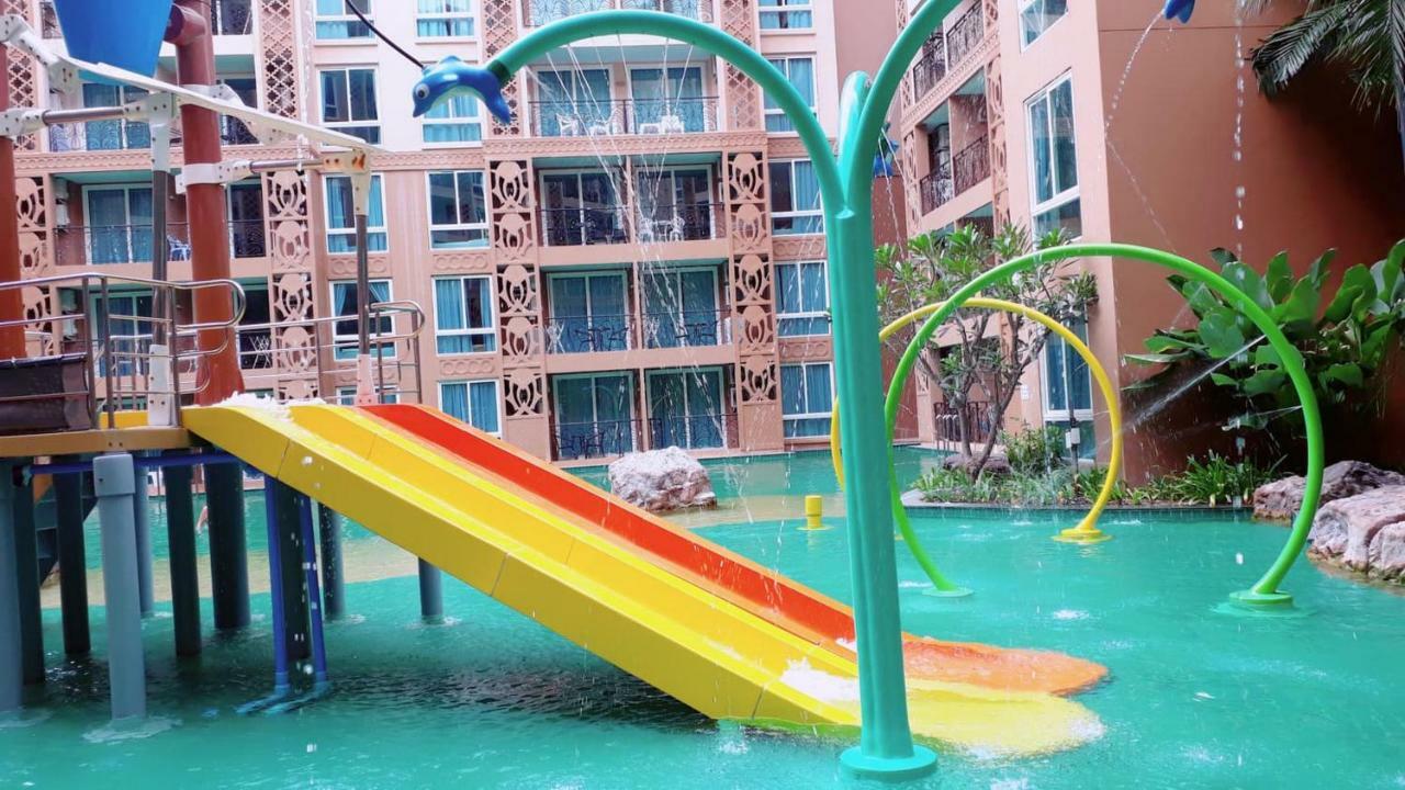 Atlantis Condo Resort By Somphong Praia de Jomtien Exterior foto